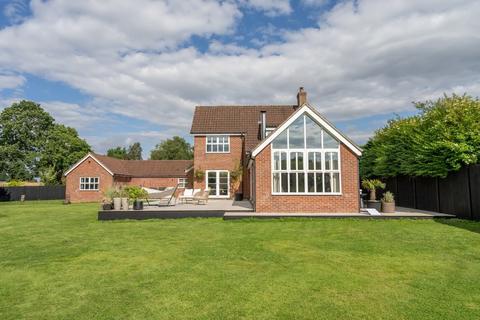 4 bedroom detached house for sale, Tunstead