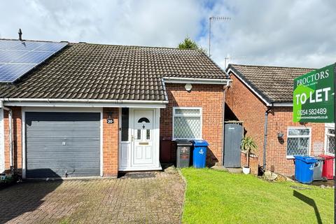 3 bedroom semi-detached house to rent, Hawkshaw Bank Road, Blackburn