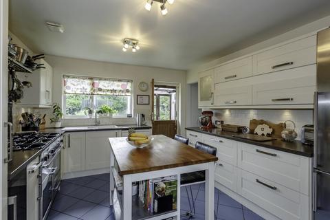 3 bedroom detached bungalow for sale, Baker Street, Farthinghoe