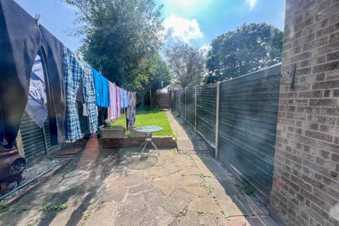 35 Collingwood Crescent, Grimsby, DN34 5RG