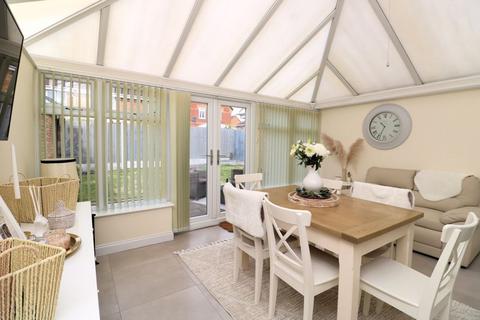 10 Balmoral Way, Walsall, WS2 7RL