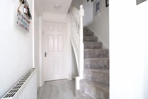10 Balmoral Way, Walsall, WS2 7RL