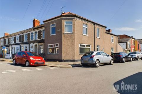 3 bedroom end of terrace house for sale, Chester Place, Grangetown, Cardiff CF11 6PX