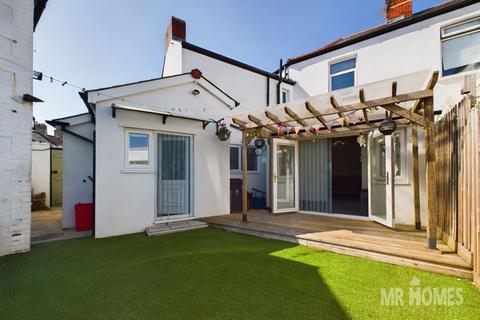 3 bedroom end of terrace house for sale, Chester Place, Grangetown, Cardiff CF11 6PX