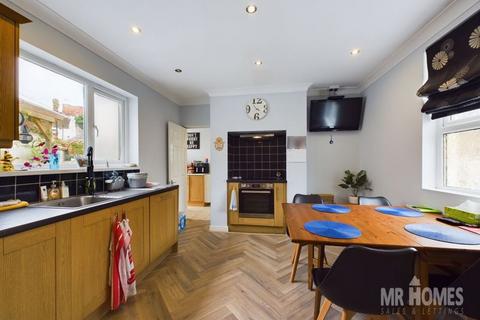 3 bedroom end of terrace house for sale, Chester Place, Grangetown, Cardiff CF11 6PX