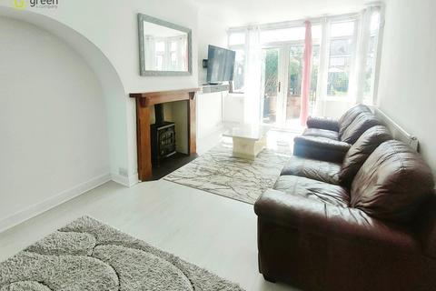 4 bedroom semi-detached house for sale, Hawthorne Road, Birmingham B36