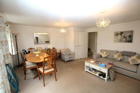 3 bedroom end of terrace house to rent, Byford Mews, Dunmow