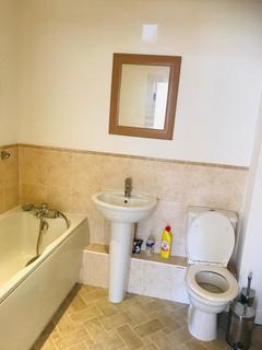 2 bedroom flat to rent, Wolf Lane, Windsor