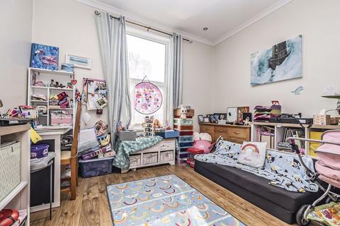 4 bedroom end of terrace house for sale, Oliver Road, Southsea