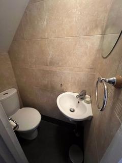 4 bedroom property to rent, London SW17