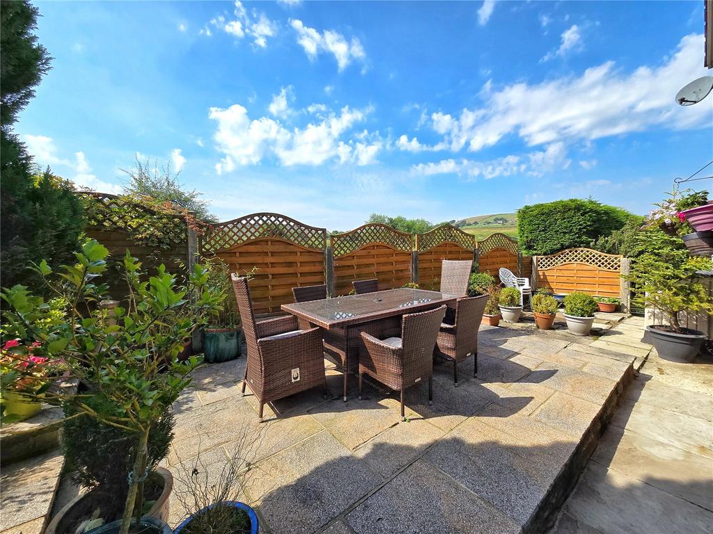 Side Dining Patio