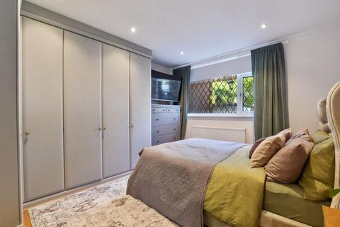 37 Imperial Close, Harrow, HA2 7LN