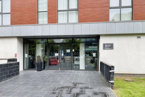 1 bedroom flat to rent, Stunning Flat With Private Parking. 38-42 Newport Road, Cardiff
