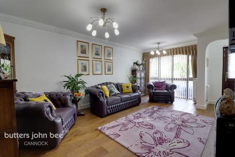 33 White Oak Drive, Bishopswood, Stafford, ST19 9AH