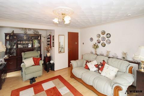 3 bedroom property for sale, Orchard Park Road, Hull, HU6