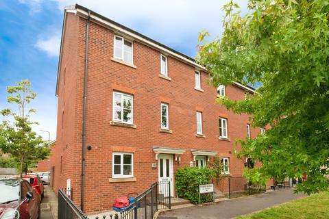 4 bedroom townhouse to rent, Ffordd Nowell, Penylan, Cardiff