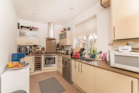 1 bedroom apartment for sale, Caversham Avenue, London, N13