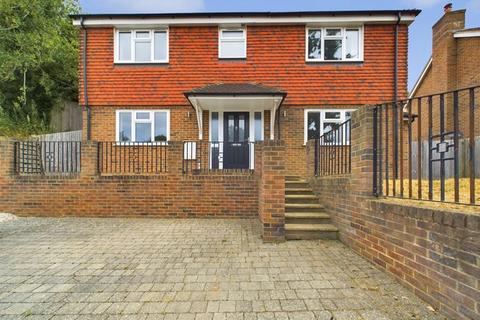 4 bedroom detached house for sale, Hickory Dell, Hempstead