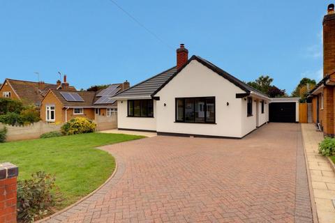 3 bedroom detached bungalow to rent, Oakridge Way, Stafford ST17