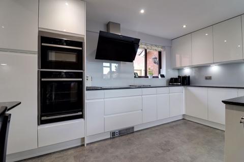 9 Boardman Crescent, Stafford, ST16 1AF