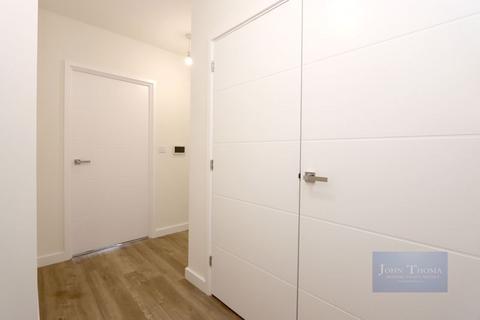 undefined, Luctons Close, Loughton IG10