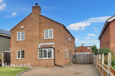 4 bedroom detached house for sale, Moyes Road, Lowestoft