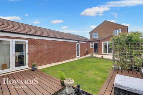 4 bedroom detached house for sale, Moyes Road, Lowestoft