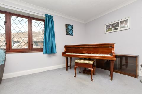 2 bedroom maisonette for sale, Harrowlands Park, Dorking, Surrey