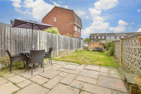 3 bedroom terraced house for sale, Limes Avenue, Chigwell, Essex