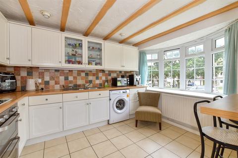 3 bedroom terraced house for sale, Limes Avenue, Chigwell, Essex