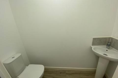 3 bedroom townhouse to rent, Sherwood Close, Auckley DN9