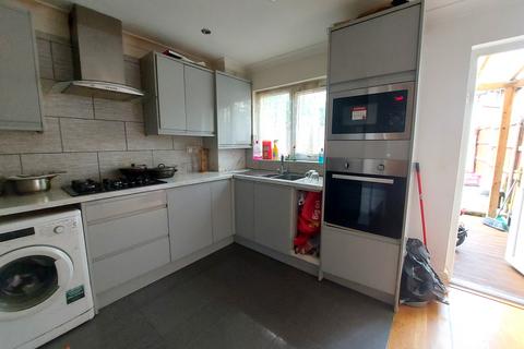 2 bedroom terraced house for sale, Dagenham, RM8