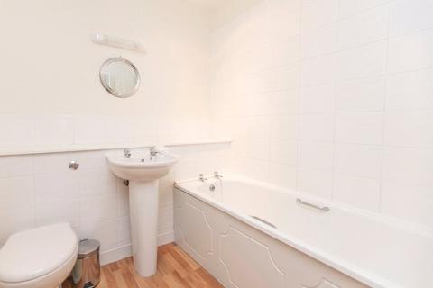 2 bedroom flat to rent, Western Gardens, Edinburgh, EH12