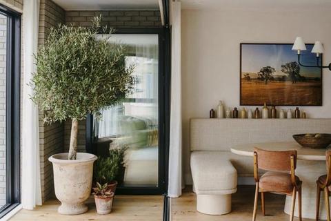 2 bedroom apartment for sale, Graphite Square, Nine Elms, SE11
