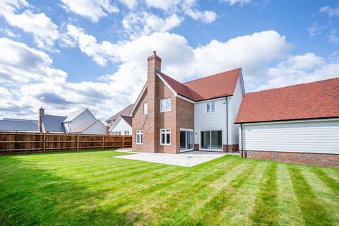 4 bedroom detached house for sale, Meadow Gardens, Staple, Canterbury, Kent