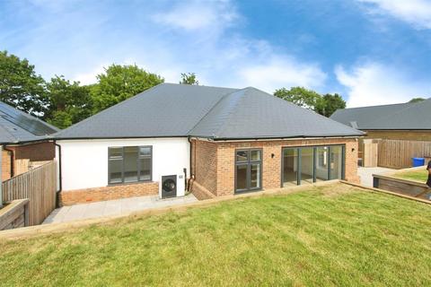 3 bedroom detached bungalow for sale, Tawney Rise, Minster