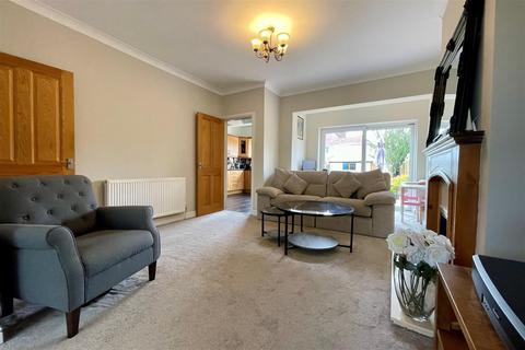 4 bedroom semi-detached house for sale, Shenstone Valley Road, Halesowen