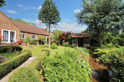 4 bedroom detached bungalow for sale, Bridge Road, Colby, Norwich