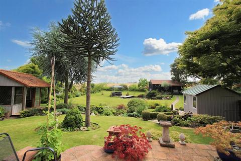 4 bedroom detached bungalow for sale, Bridge Road, Colby, Norwich