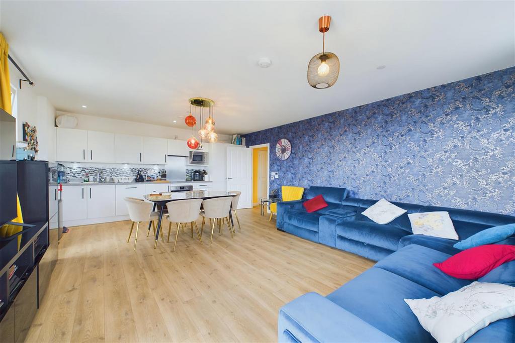 CAM01799 G0-PR0091-STILL007.jpg