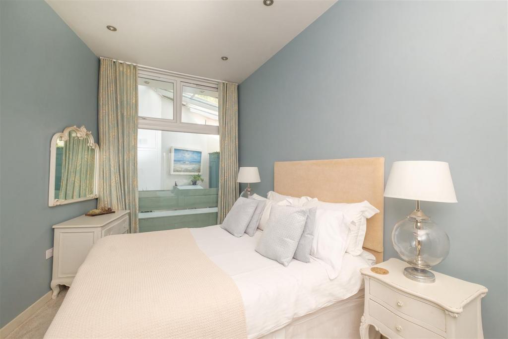 Parry Tranquil Place Looe29.JPG