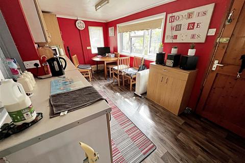 2 bedroom chalet for sale, Humberston Fitties, Humberston, Grimsby, N.E. Lincs, DN36 4HE