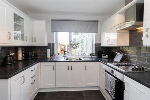 3 bedroom detached house for sale, Acomb Crescent, Red House Farm, Newcastle Upon Tyne