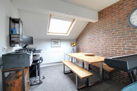 3 bedroom flat for sale, Brunswick Square, Gloucester