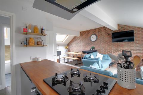 3 bedroom flat for sale, Brunswick Square, Gloucester