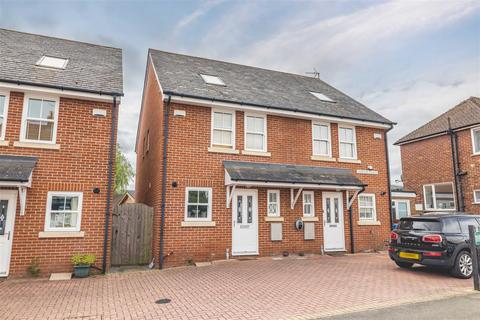 3 bedroom semi-detached house for sale, St. Leonards Road, Windsor