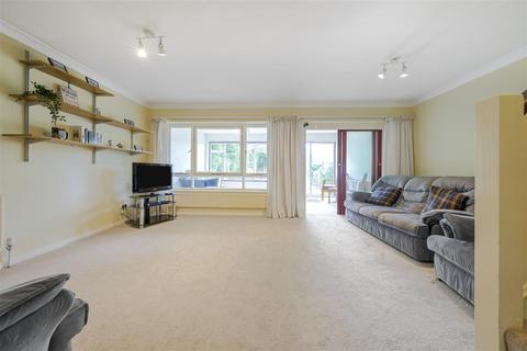 65 Gordon Road, Windsor, SL4 3RG