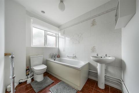 65 Gordon Road, Windsor, SL4 3RG