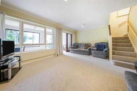 65 Gordon Road, Windsor, SL4 3RG