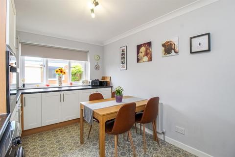 28 Cumbrian Way, Wakefield, WF2 8JR